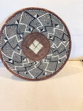 NEW Africa Woven Basket. Made by the Binga people of Zambia/Zimbabwe